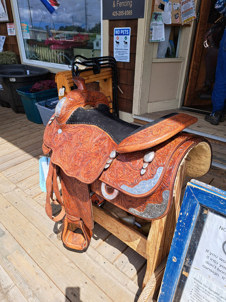17.5" Blue Ribbon Western Show Saddle