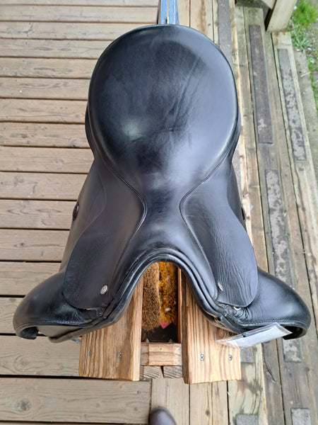 17" Custom Saddlery Steffen's Advantage Dressage Saddle