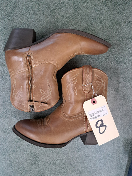Size 8 Ariat Darlin Ankle Boots