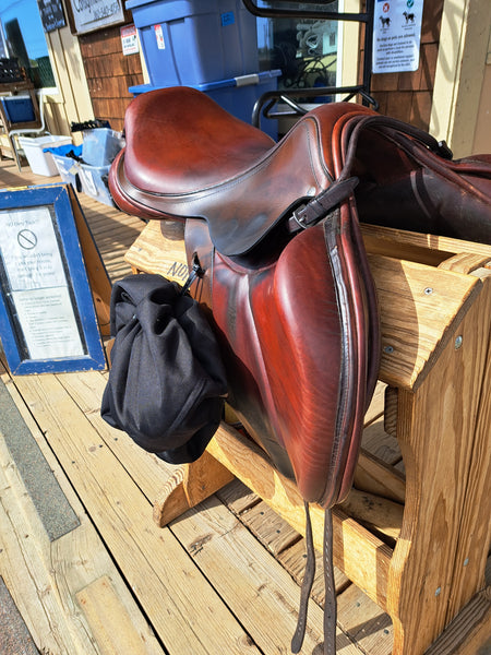17.5" Custom Fleur De Lys Jump Saddle