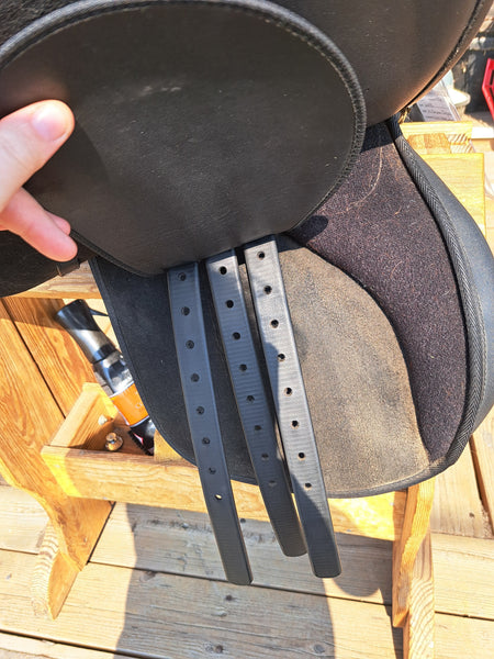 16.5" Wintec All Purpose English Saddle