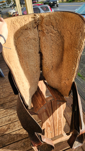 15.5" Billy Cook Vintage Roping Saddle