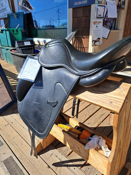 17" HDR Karla Monoflap Dressage Saddle