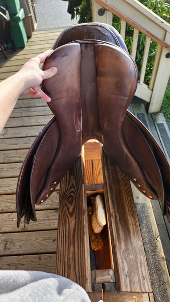 18" Paris Tack Laffite Close Contact Saddle