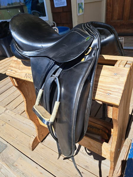17.5" HDR Dressage Saddle