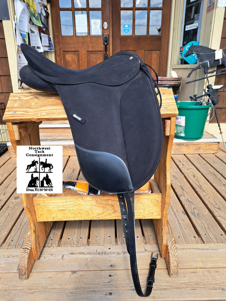 16.5" Wintec Pro Dressage Saddle