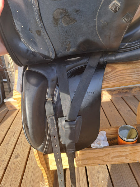 18" Prestige OptiMax Dressage Saddle