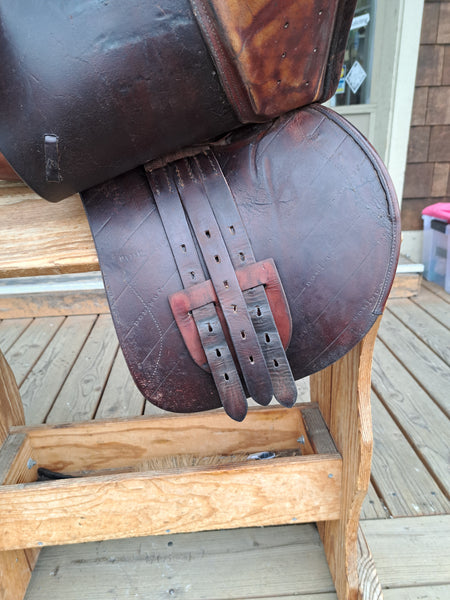 17.5" Dominus Close Contact Saddle