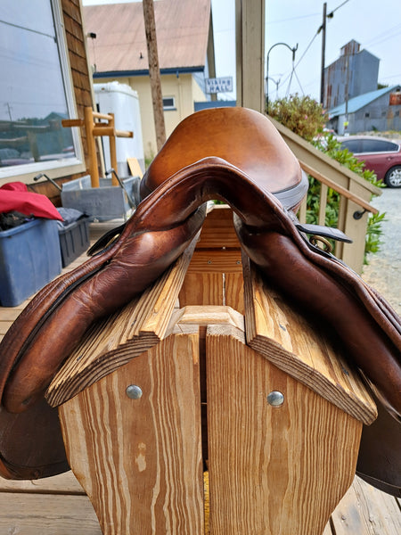 17.5" M. Toulouse Close Contact Jumping Saddle