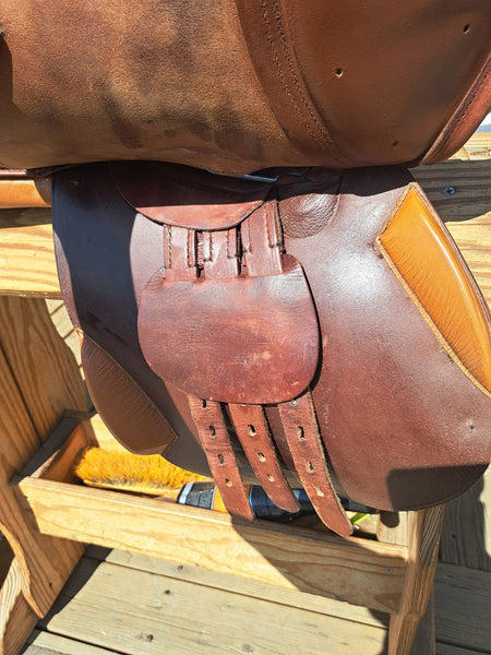 17.5" Dover Circuit Close Contact Jump Saddle