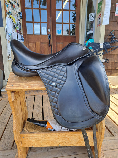 18" Mac Rider Exclusive Dressage Saddle