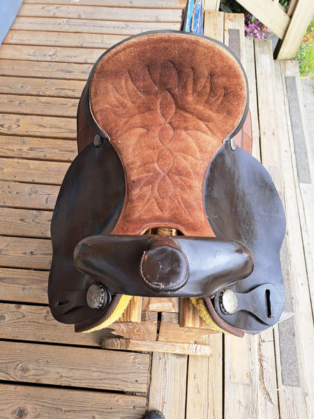16" Synthetic Western Saddle