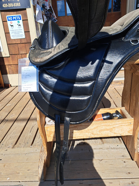17" Hilason Treeless Endurance Saddle