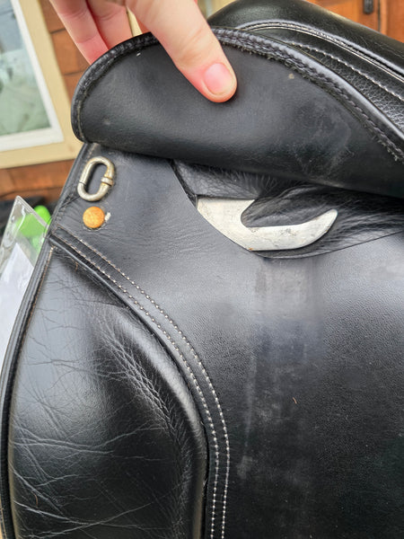 17.5" Kent & Masters MDM Dressage Saddle