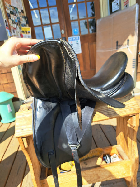 17.5" Custom Saddlery Wolfgang Solo Dressage Saddle