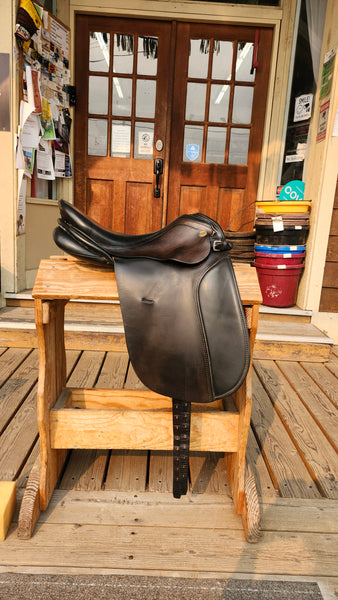 17" Karl Niedersuss Dressage Saddle