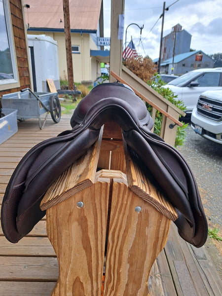17.5" CWD SE40 2Gs Jumping Saddle