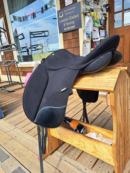 16.5" Wintec Pro Dressage Saddle