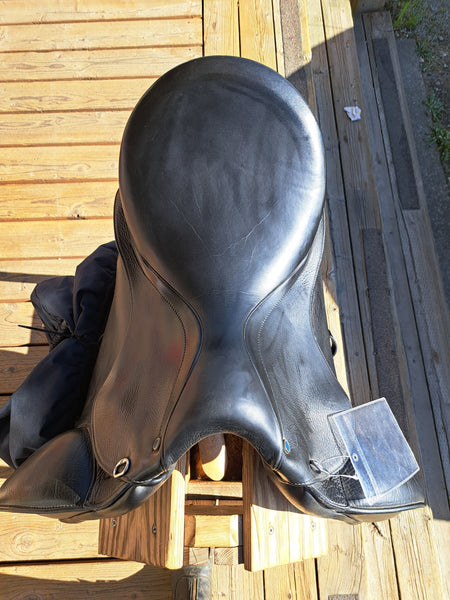 17" Stubben 1894 Dressage Saddle