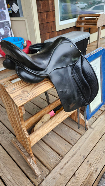 17" JRD Dressage Saddle