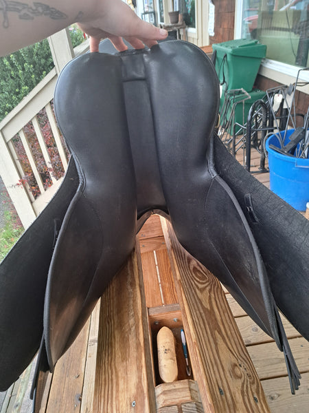 18" Wintec All Purpose Saddle