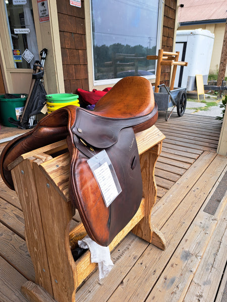 17.5" M. Toulouse Close Contact Jumping Saddle