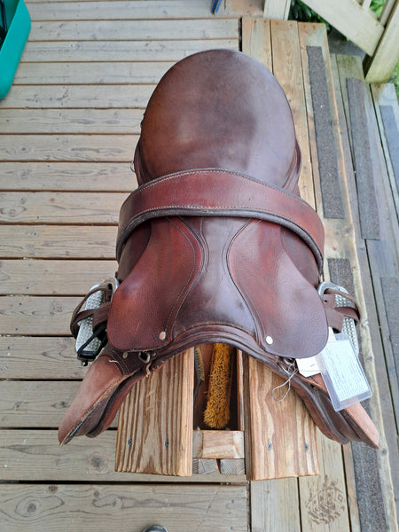 18" Cortina Close Contact English Saddle