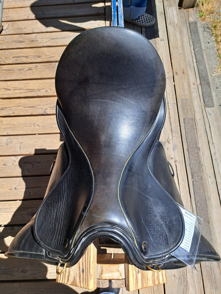 18" JRD Dressage Saddle