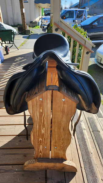 17.5" Hastilow & Sons Supreme Dressage Saddle