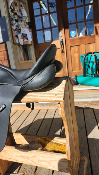 17.5" Wintec All Purpose Saddle