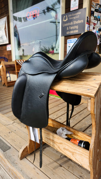 17.5" County Perfection Dressage Saddle