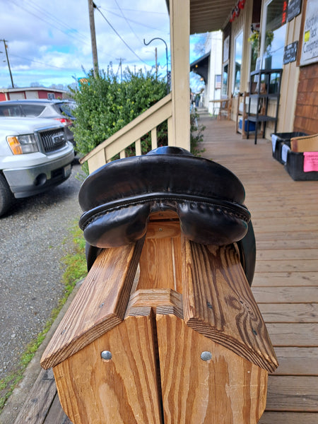 16.5" County Connection Dressage Saddle
