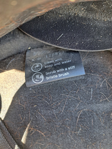 16" Wintec Isabell Dressage Saddle