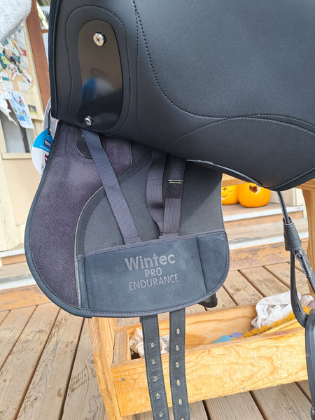 18" NEW  Wintec Pro Endurance Saddle Package