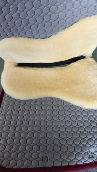 Small Mattes Fleece lines dressage pad