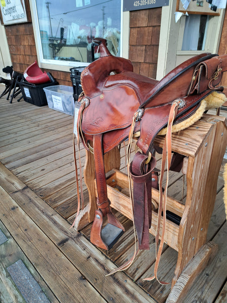 15.5" Synergist Trailwestern Saddle