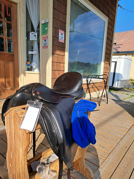 18" Hastilow Concept Dressage Saddle