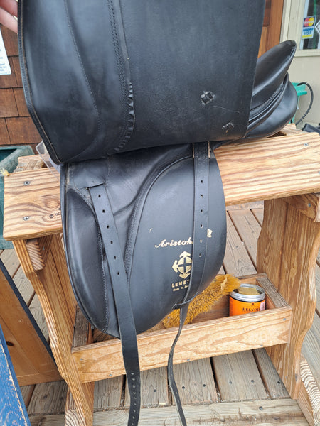 17" Courbette Aristokrat Dressage Saddle