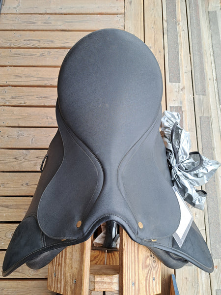 16.5" Wintec All Purpose Saddle