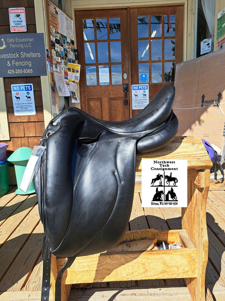 18" Devoucoux Mendia Monoflap Dressage Saddle
