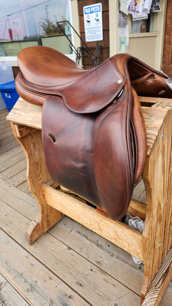 18" Antares Jump Saddle