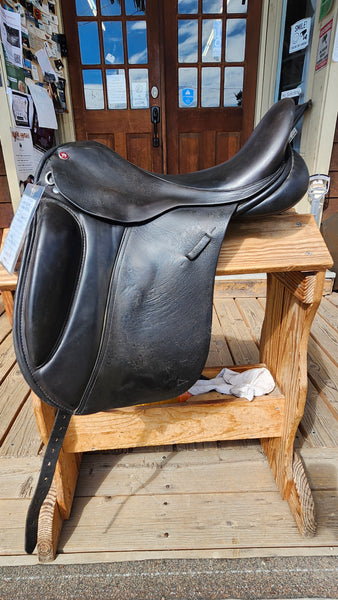 18" Lovatt & Ricketts Berkeley Dressage Saddle