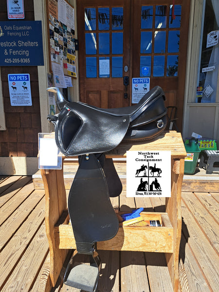 Ghost Quilty Treeless Saddle