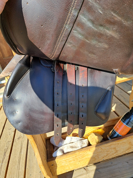 17.5" Devoucoux Socoa Jump Saddle