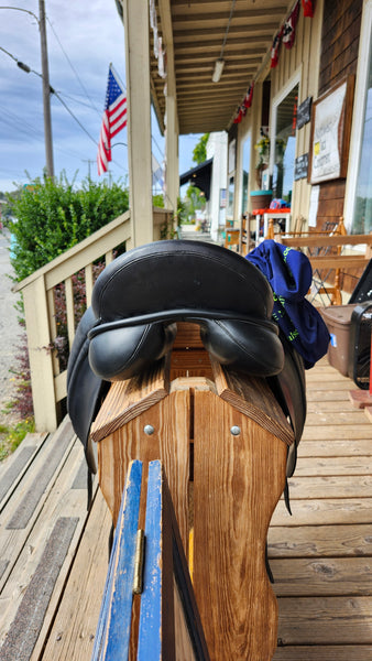 18" Hulsebos AM4 Dressage Saddle