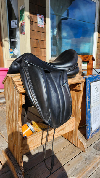 18" Equipe Viktoria Monoflap Dressage Saddle