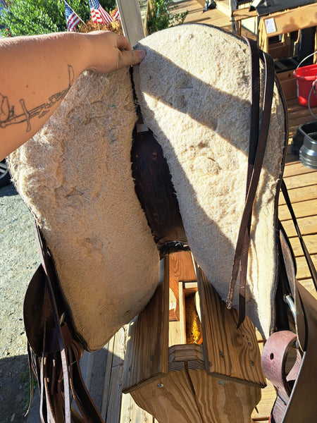 15" Crates Endurance Saddle