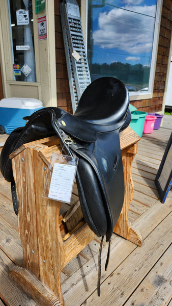 17.5" Kincade Dressage Saddle