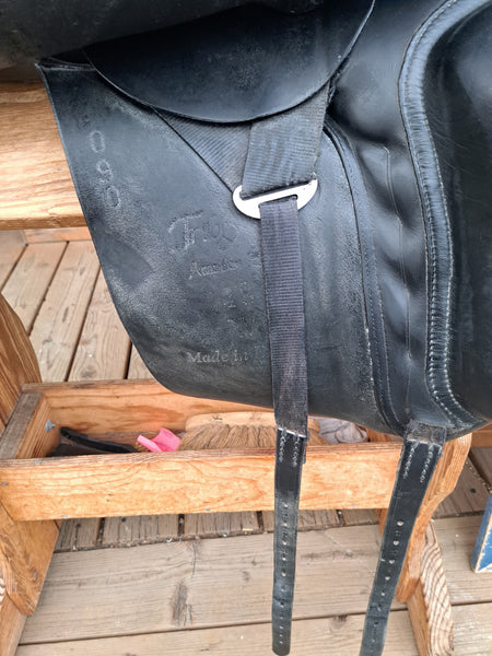 18" Trilogy Amadeo Elite Dressage Saddle