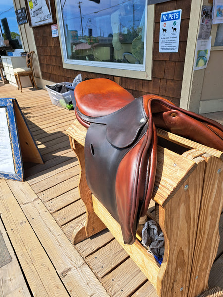 16" Butet Close Contact Jumping Saddle